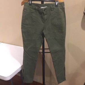 Chelsea and violet army green pants
